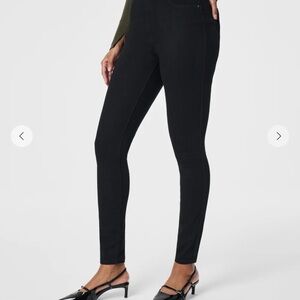 NEW- SPANX Black Skinny ankle jeans
